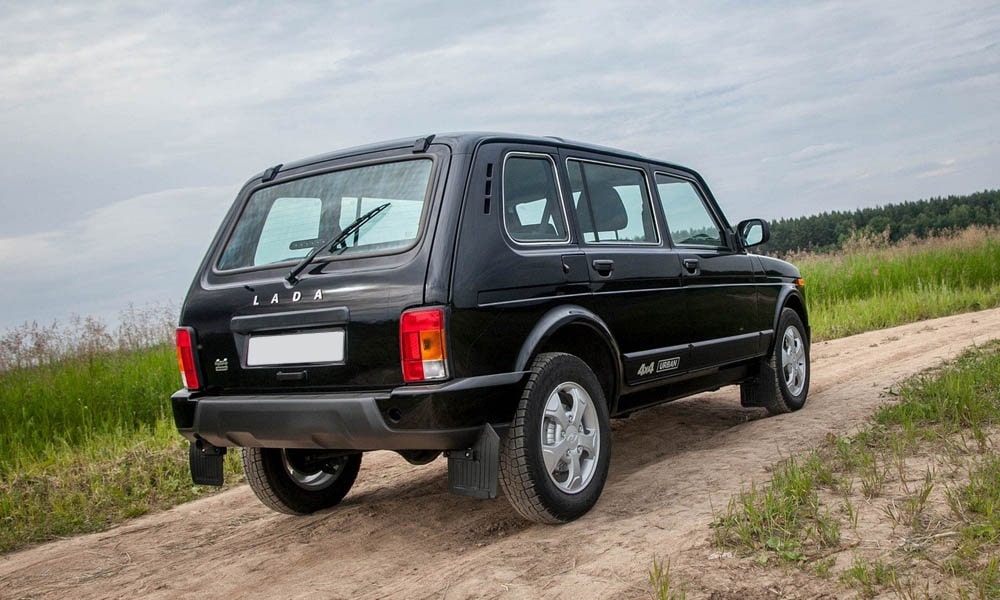 Нива легенд 2023 фото. Lada Niva Legend 5 дверей. Нива 5 дверная 2022. Нива легенд Урбан 5 дверей. Нива легенд 2022 5 дверная.